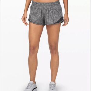 Lulu lemon ‘Hotty Hot’ shorts 2.5”